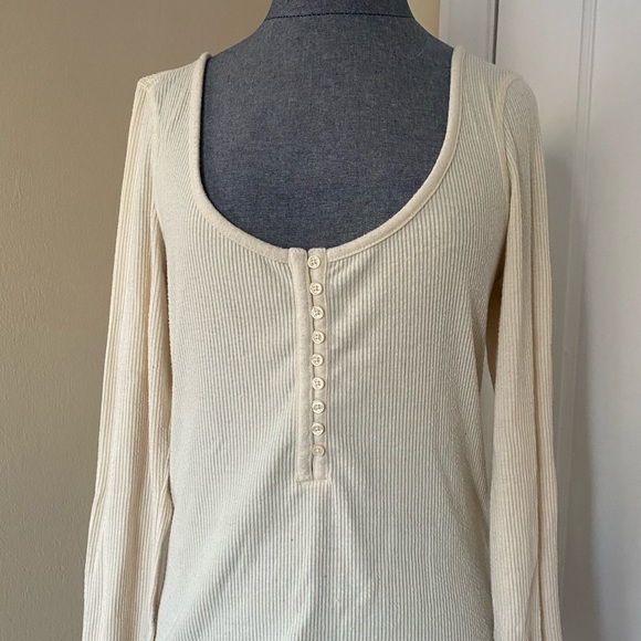 Urban Outfitters Women’s Cream Sweater Size M - Picture 8 of 15